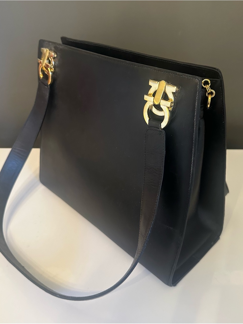 Ferragamo Gancini Black Leather Tote Purse Gold Large 2 Handle Structured Y2K - Picture 5 of 15